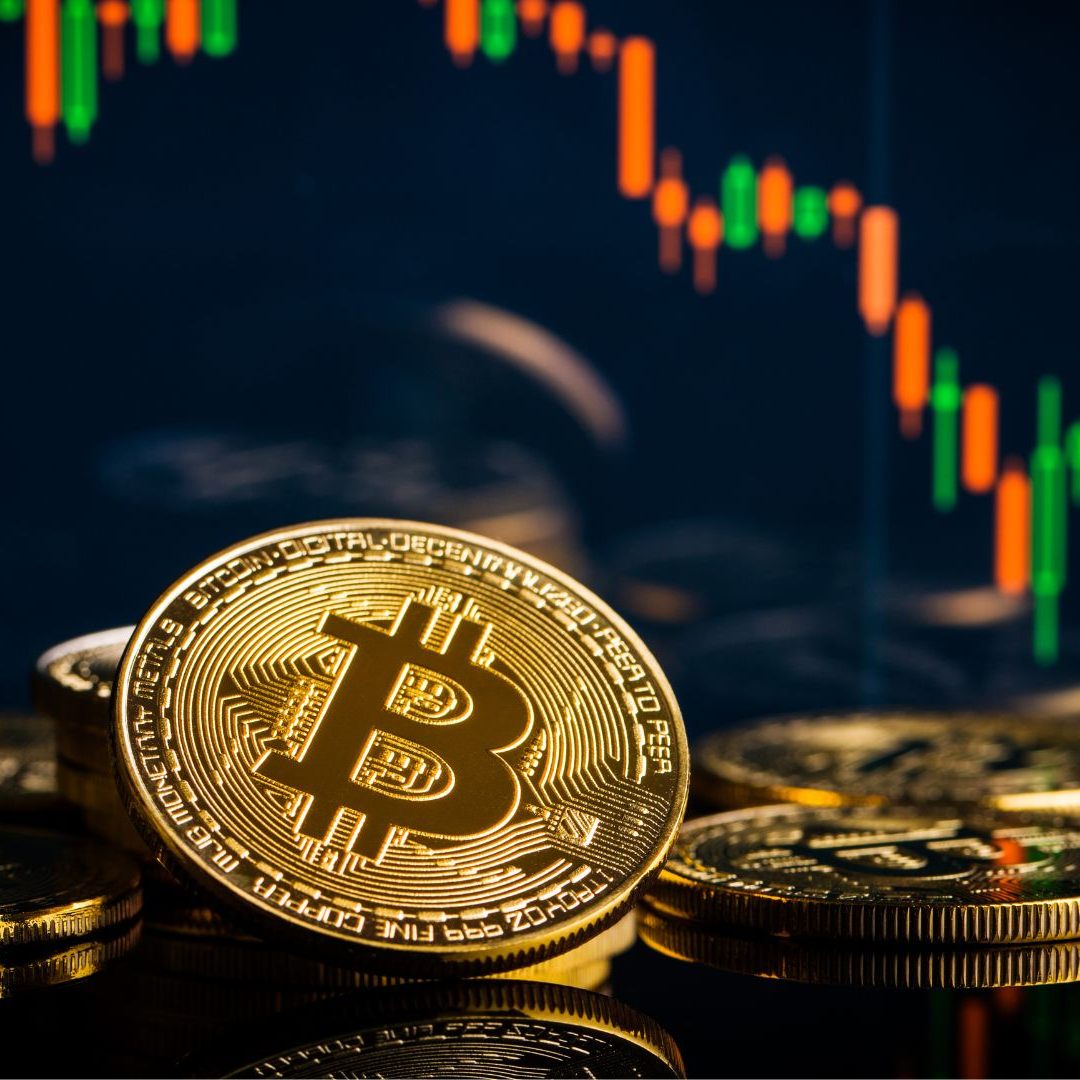 Bitcoin unter Druck: Nach dem Allzeithoch im Oktober 2025 stürzt der Kurs um über 20.000 Dollar ab. Analysten warnen vor weiterem Rückgang.